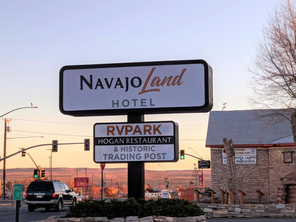 Navajoland Hotel Tuba City Exteriör bild