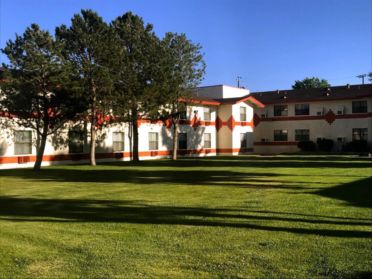 Navajoland Hotel Tuba City Exteriör bild