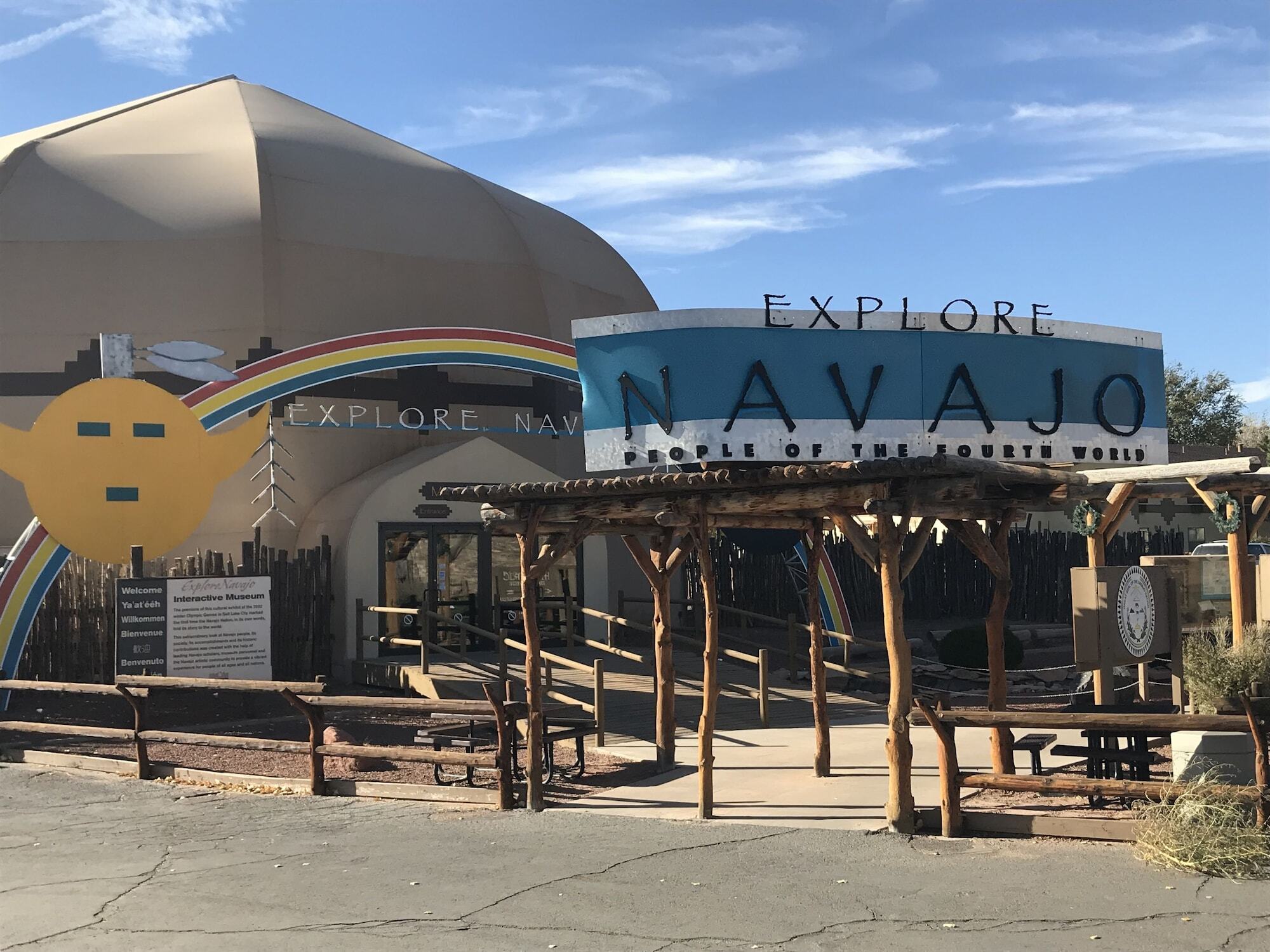Navajoland Hotel Tuba City Exteriör bild